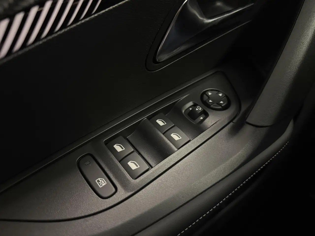 Peugeot 2008 2026 — фото 10