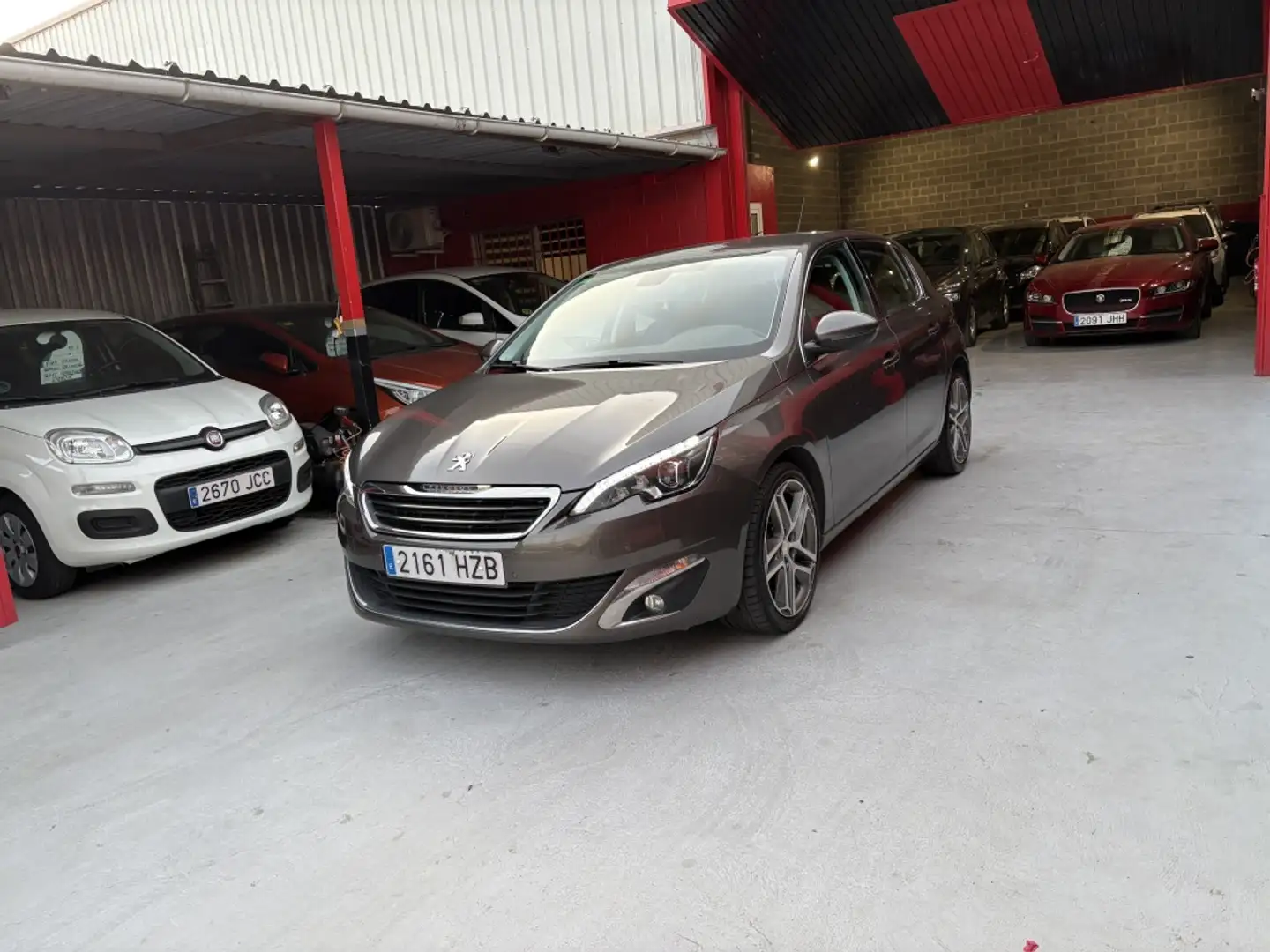 Peugeot 308 1.6e-HDI Allure Gris - 2