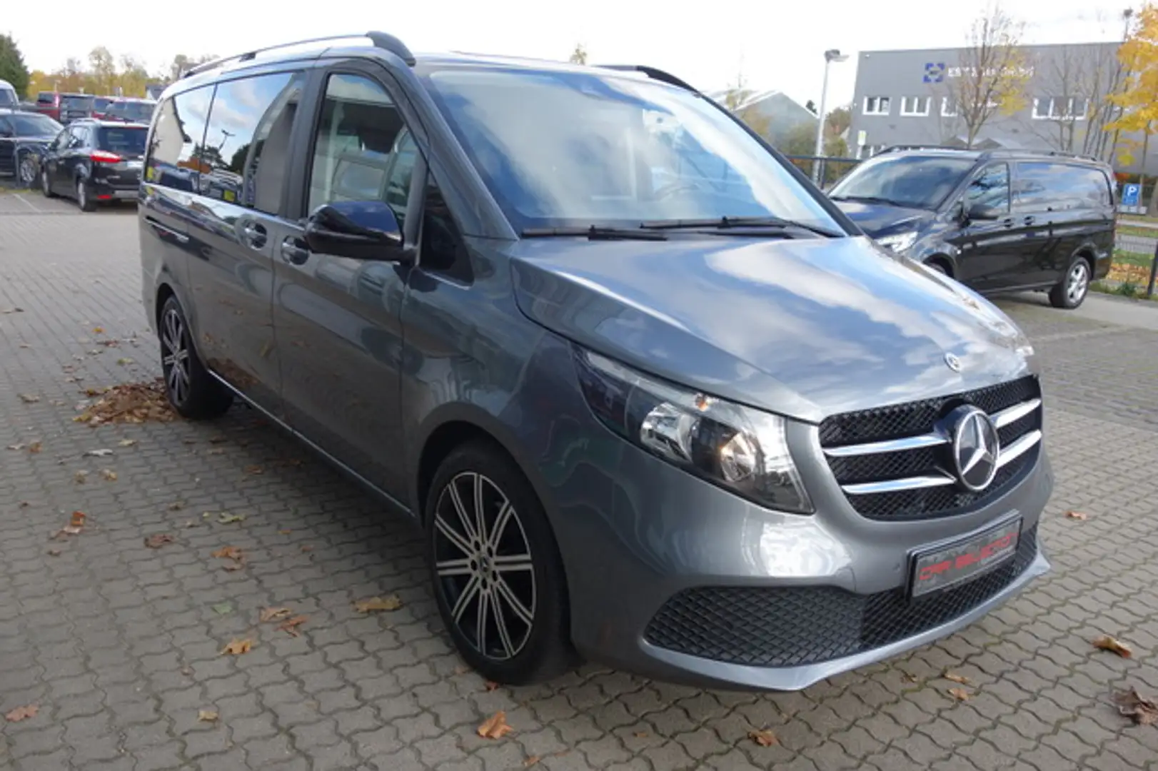 Mercedes-Benz V 250 LANG NIGHT PAKET 2sTÜR/STDHZG/AHK/MBUX/19" Gris - 2