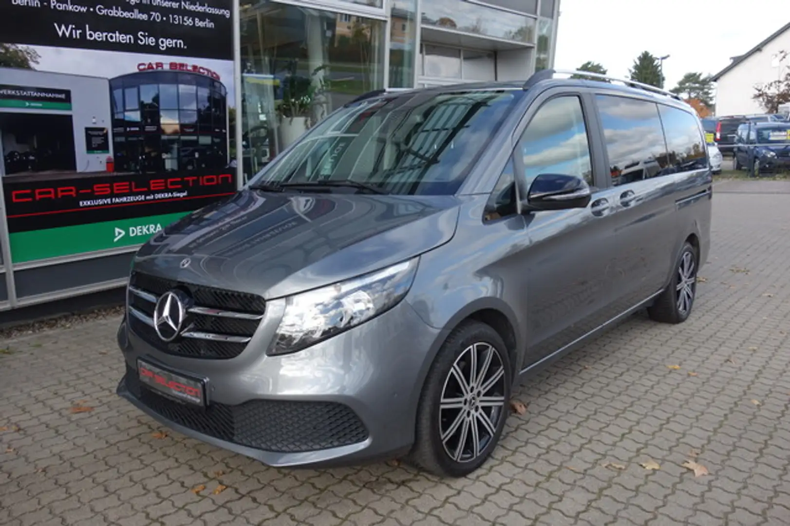Mercedes-Benz V 250 LANG NIGHT PAKET 2sTÜR/STDHZG/AHK/MBUX/19" Gris - 1