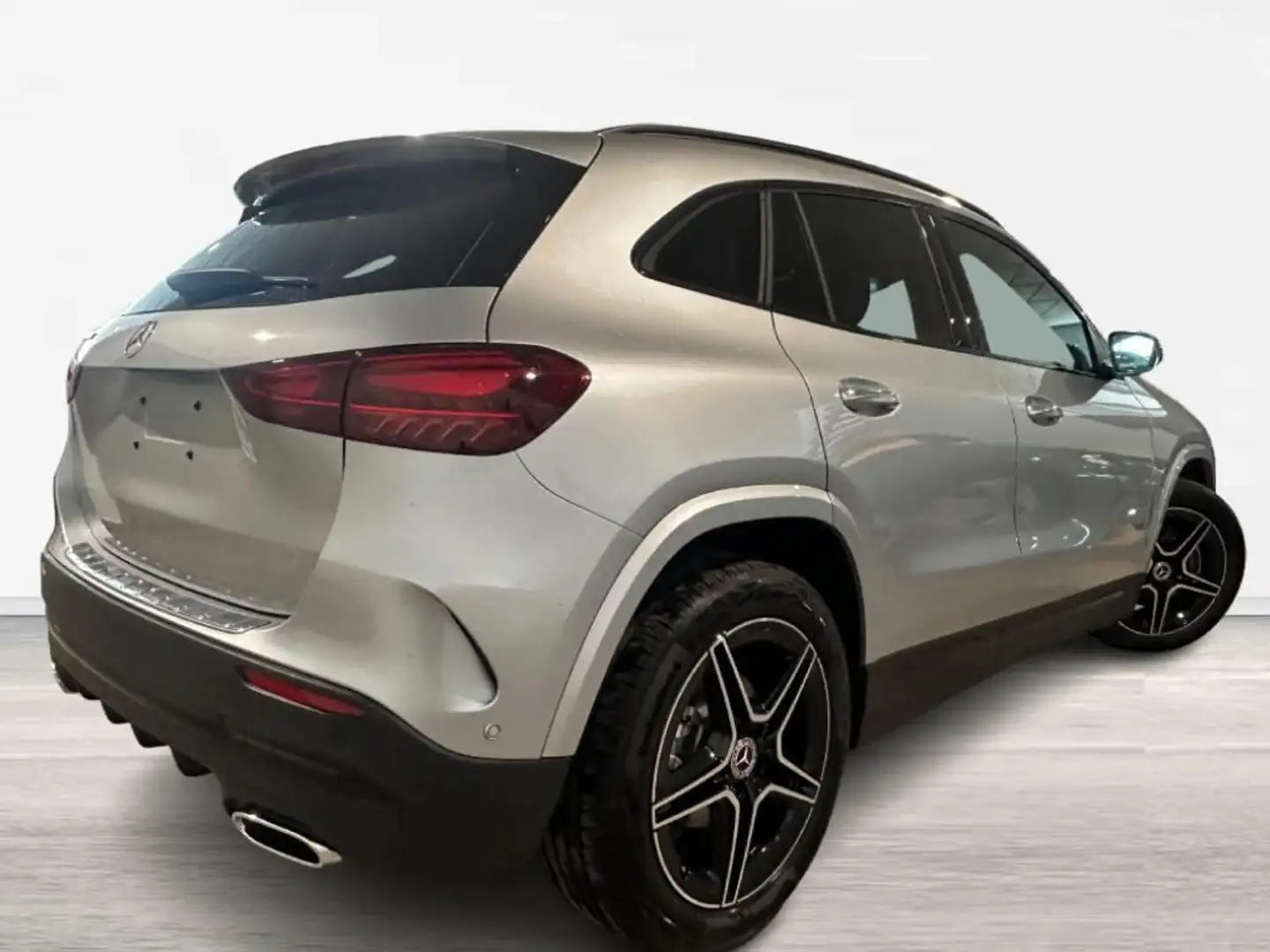 Mercedes-Benz GLA 200 D - 2