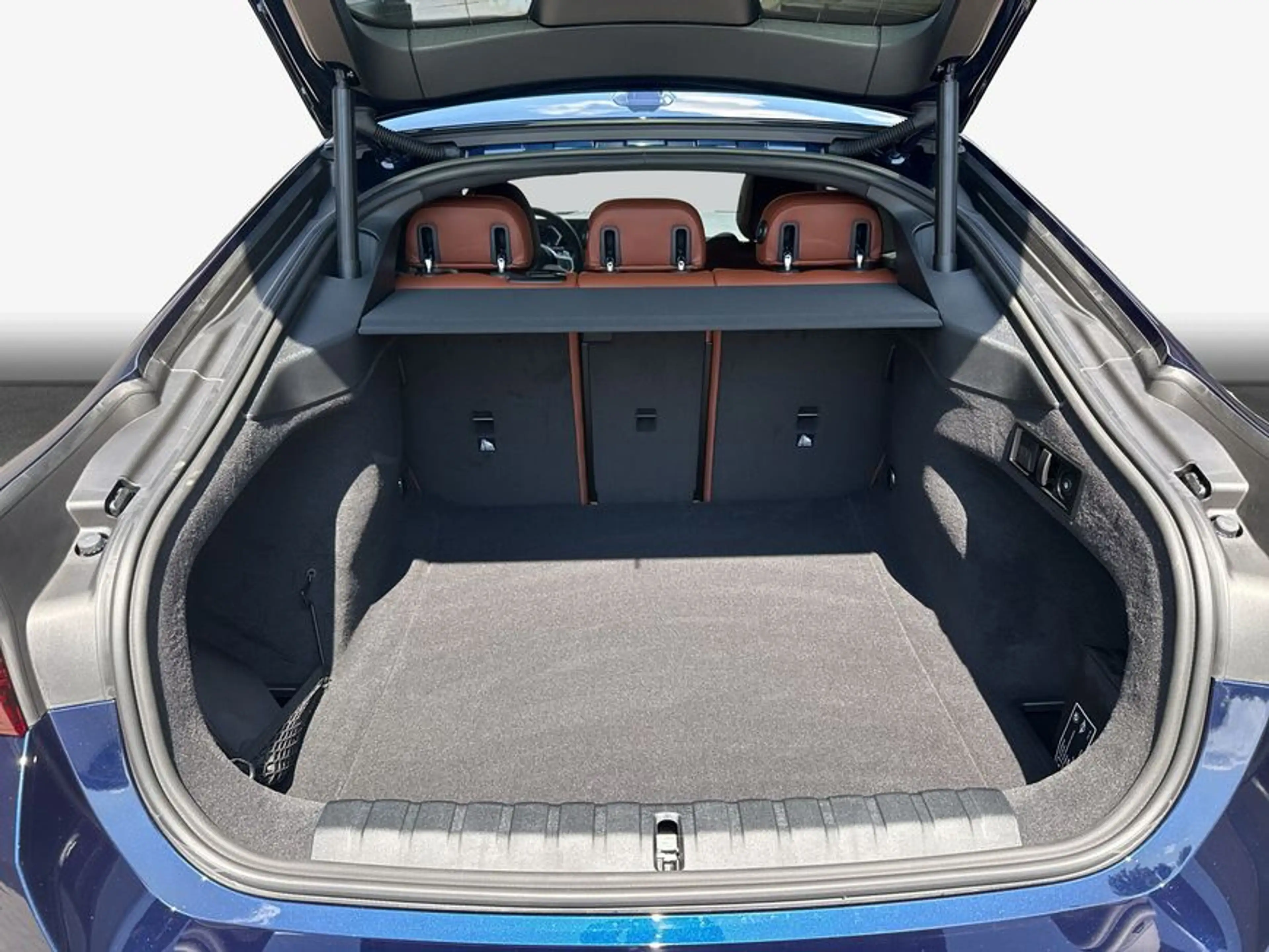 BMW M4 i xDrive Gran Coupe 280 kW, 5-türig — photo 9