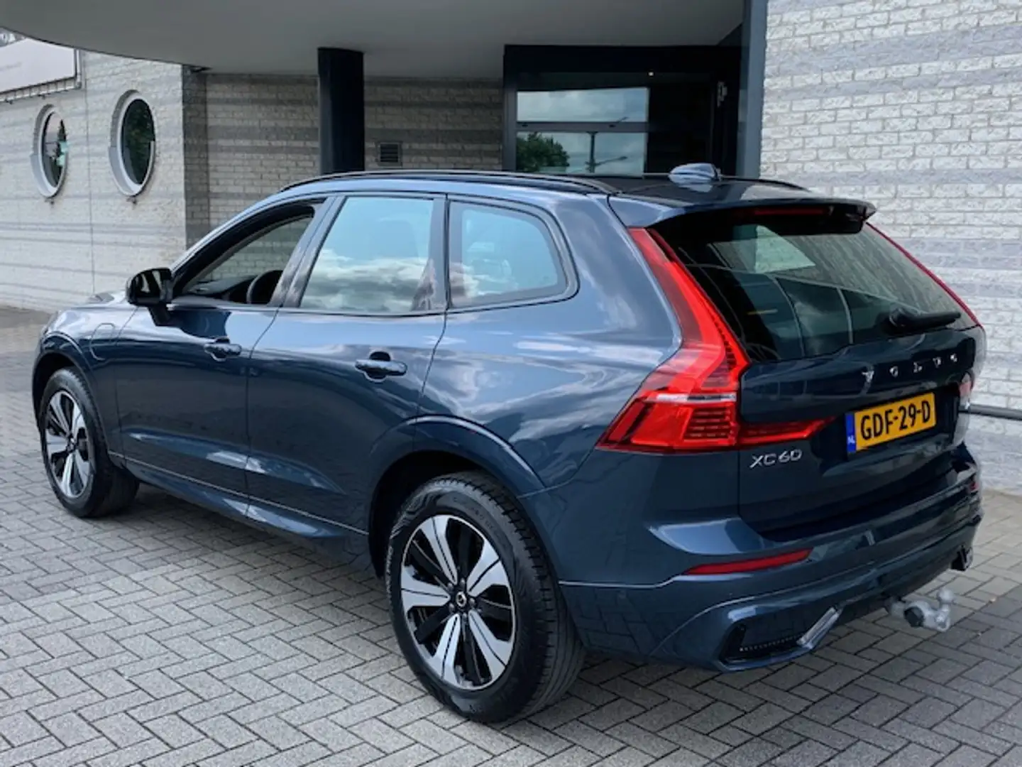Volvo XC60 T6 Plug-In Hybrid 350pk Aut AWD Plus Dark | Vis.Pa Azul - 2