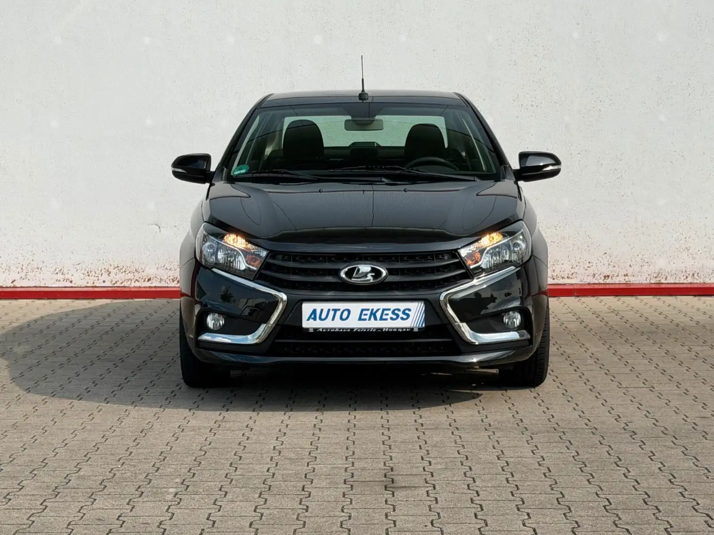 Lada Vesta Basis Schwarz - 2