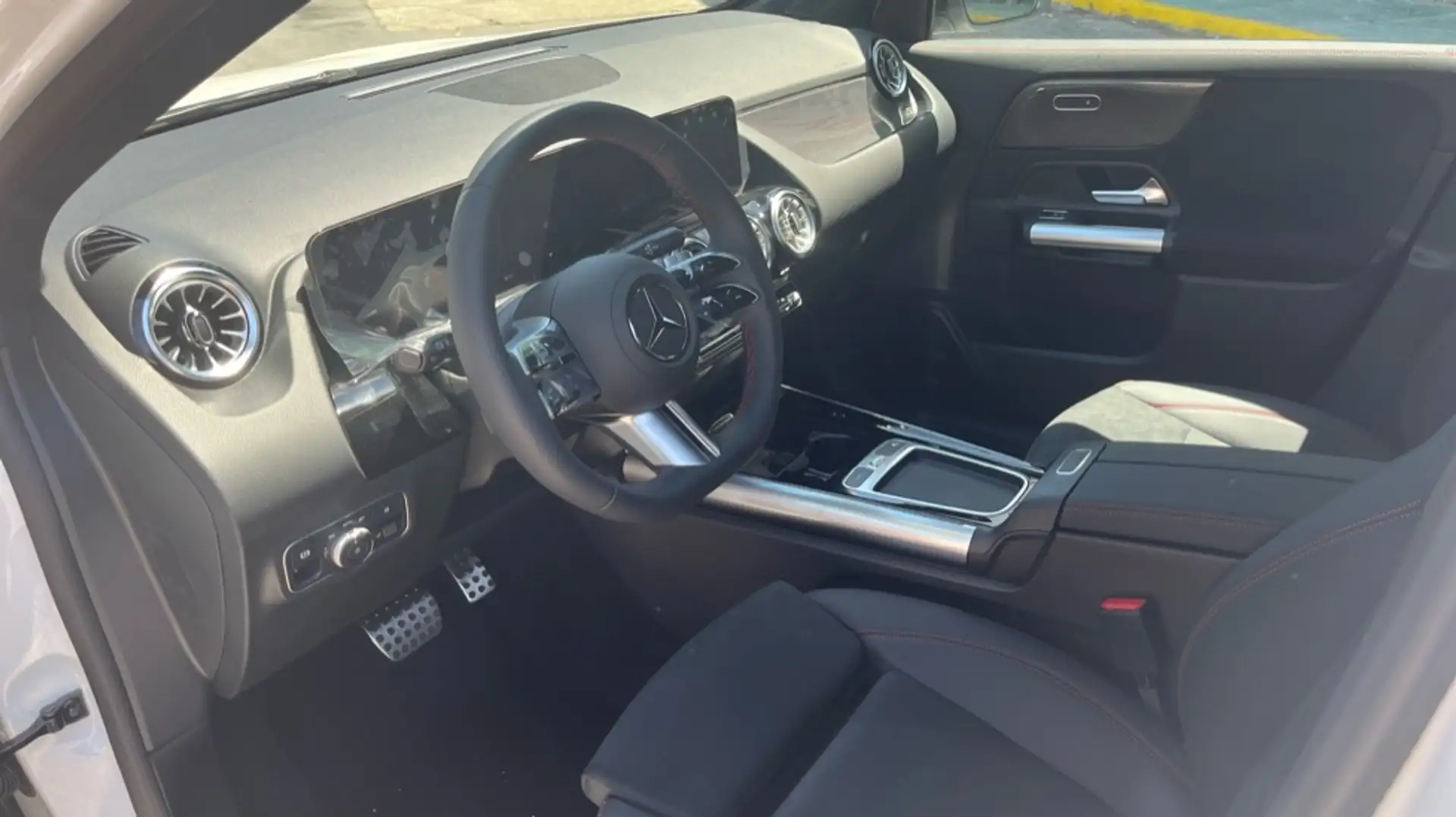 Mercedes-Benz GLA 200 d - 2