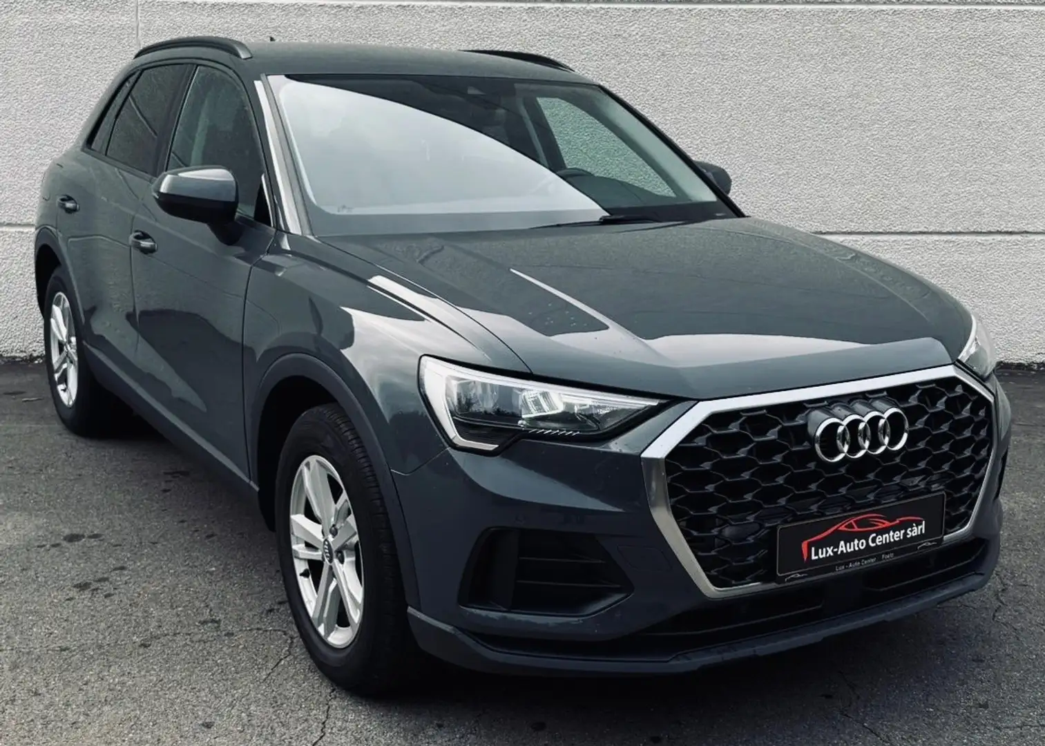 Audi Q3 35 TDi 150 Business Edition S-Tronic Grau - 2