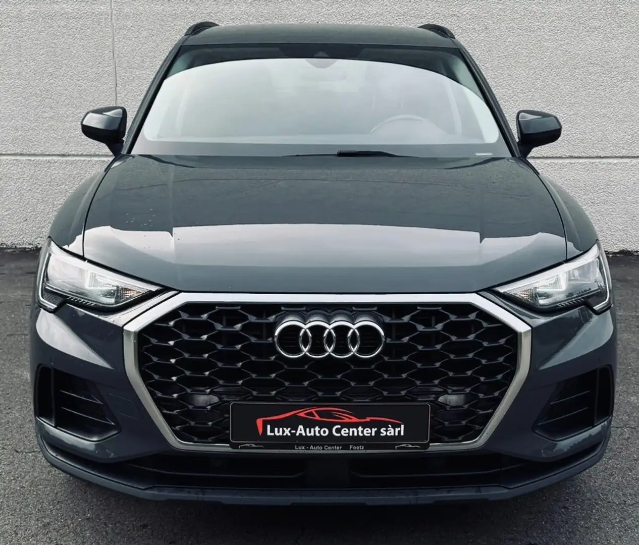 Audi Q3 35 TDi 150 Business Edition S-Tronic Grau - 1