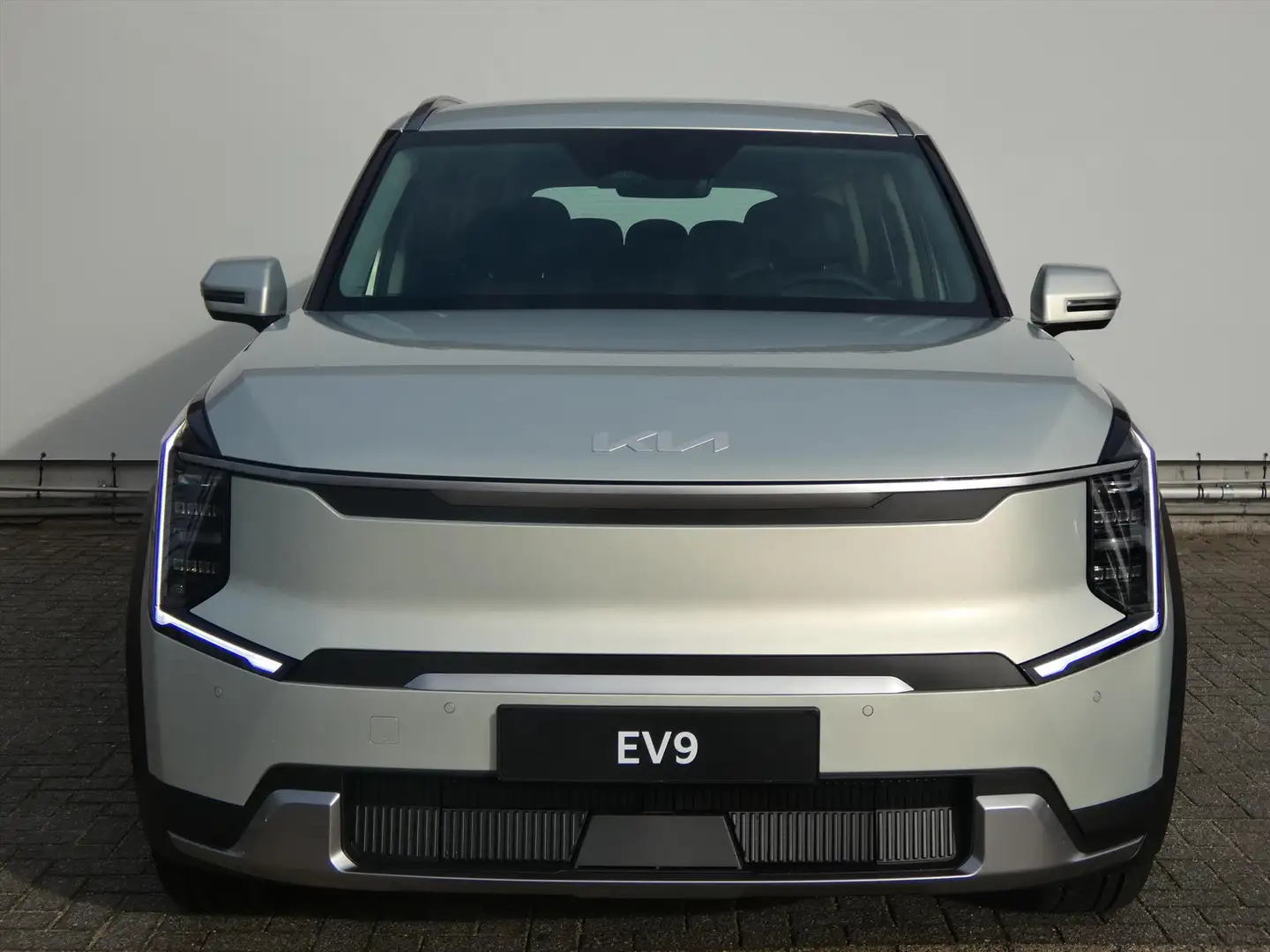 Kia EV9 76,1kWh 217pk RWD First Edition | VERSCHILLENDE AL Zilver - 2