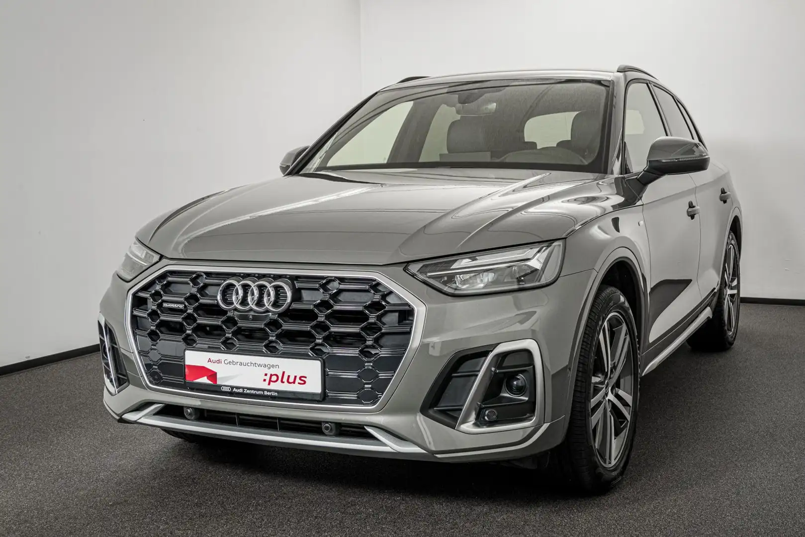 Audi Q5 S line 45 TFSI qu.S tr. AHK STDHZG 360°K HUD Grijs - 2