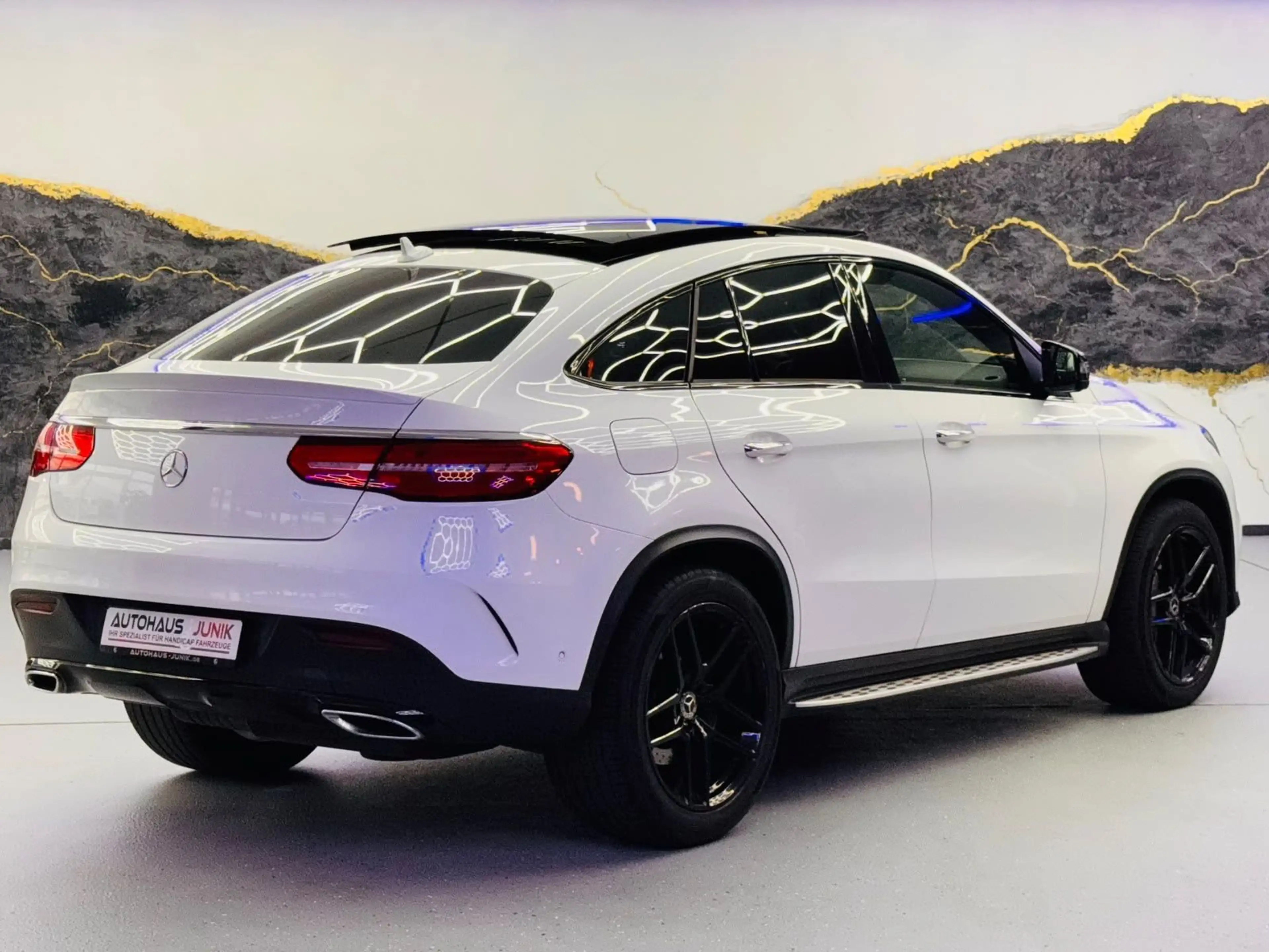Mercedes-Benz GLE 350 Coupe AMG-Line-Night Paket — photo 8