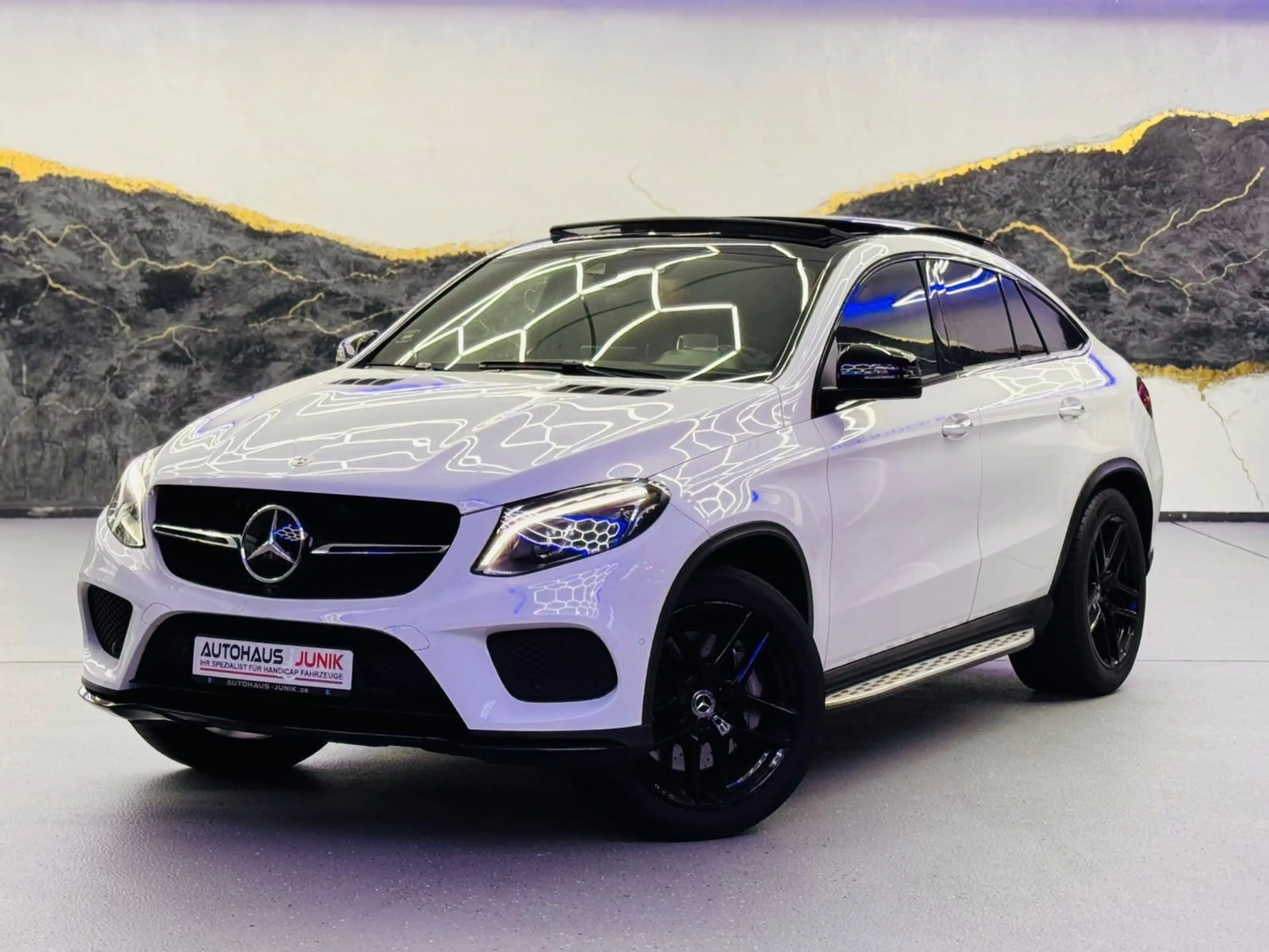 Mercedes-Benz GLE 350 Coupe AMG-Line-Night Paket — photo 2