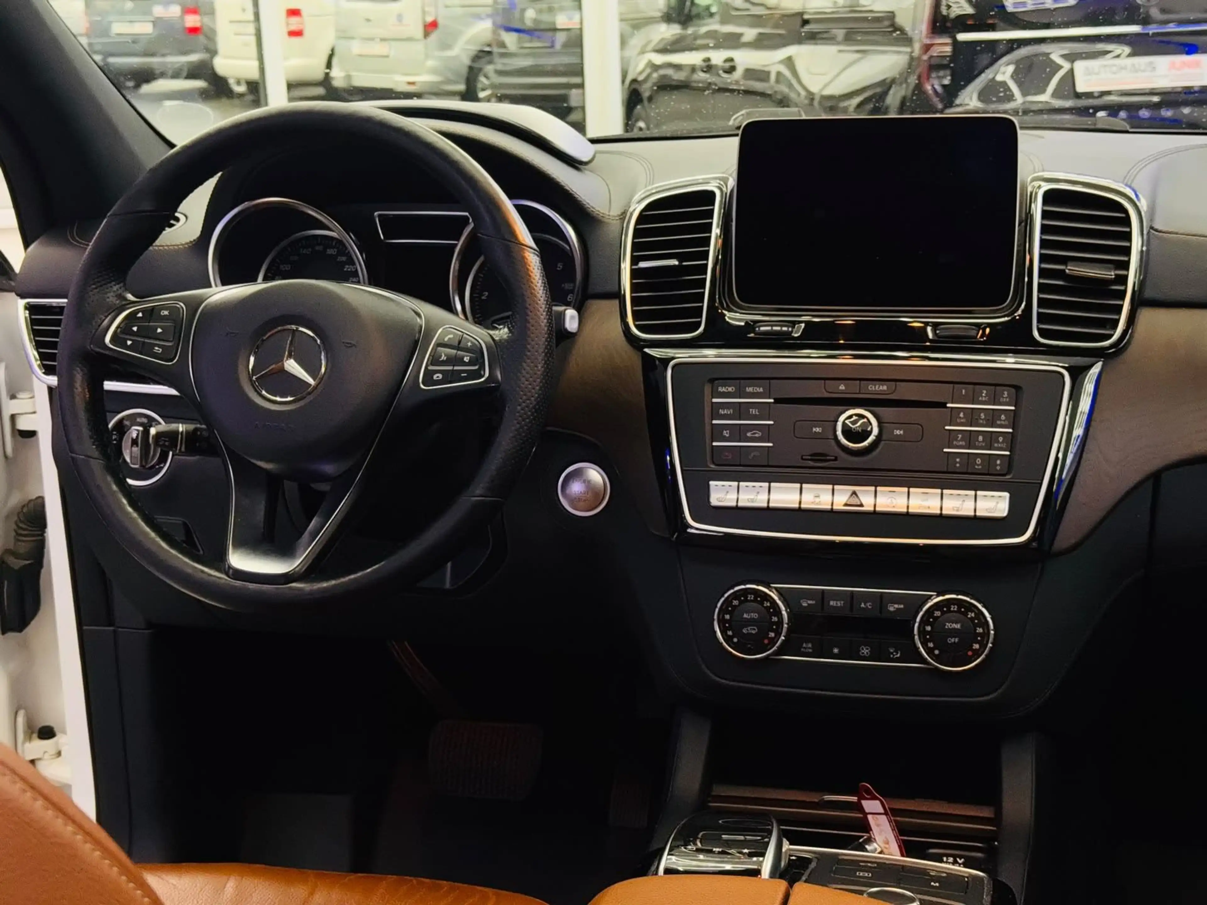 Mercedes-Benz GLE 350 Coupe AMG-Line-Night Paket — photo 13