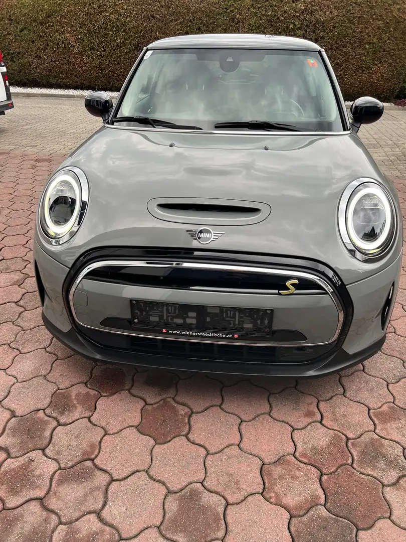 MINI Cooper SE MINI Cooper SE 32,6kWh Aut. Cooper SE Grau - 1