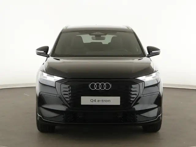 Audi E-Tron view 3