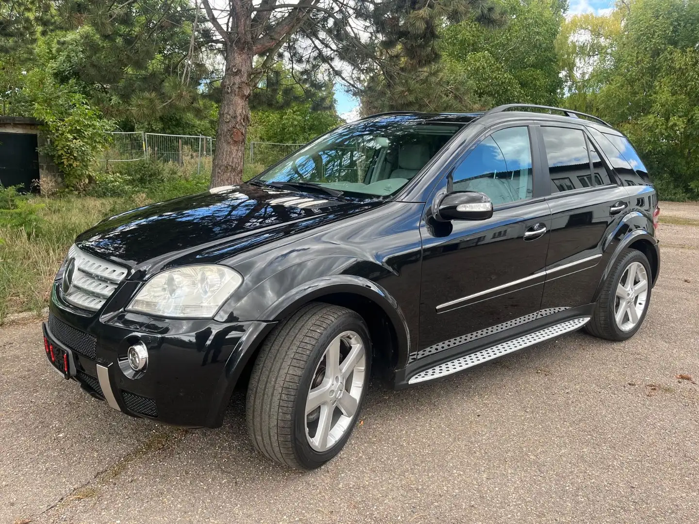Mercedes-Benz ML 420 / AMG Optik Paket Schwarz - 2