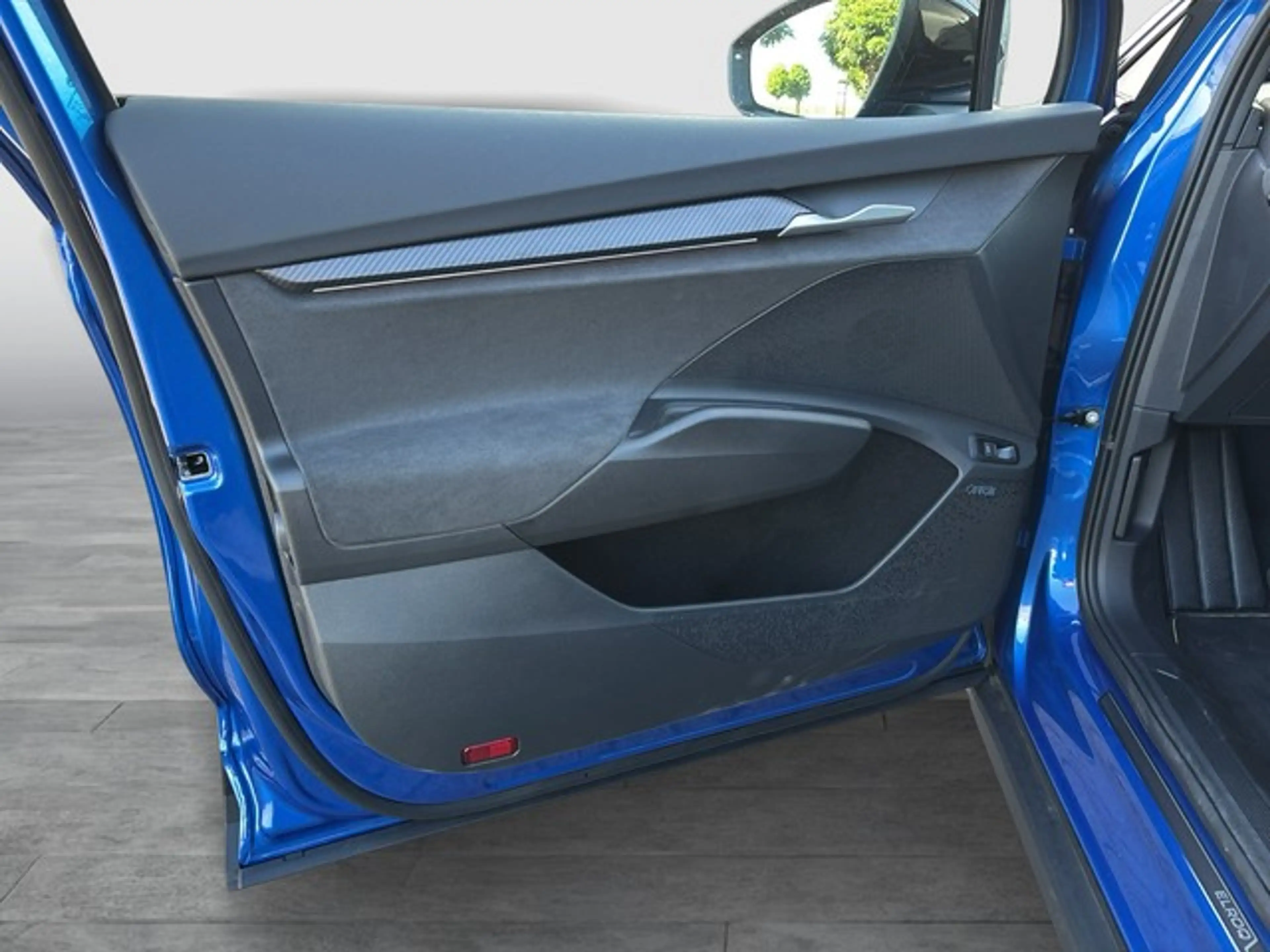 Skoda Elroq RS Lounge 4x4 AHK Matrix 360° — photo 12