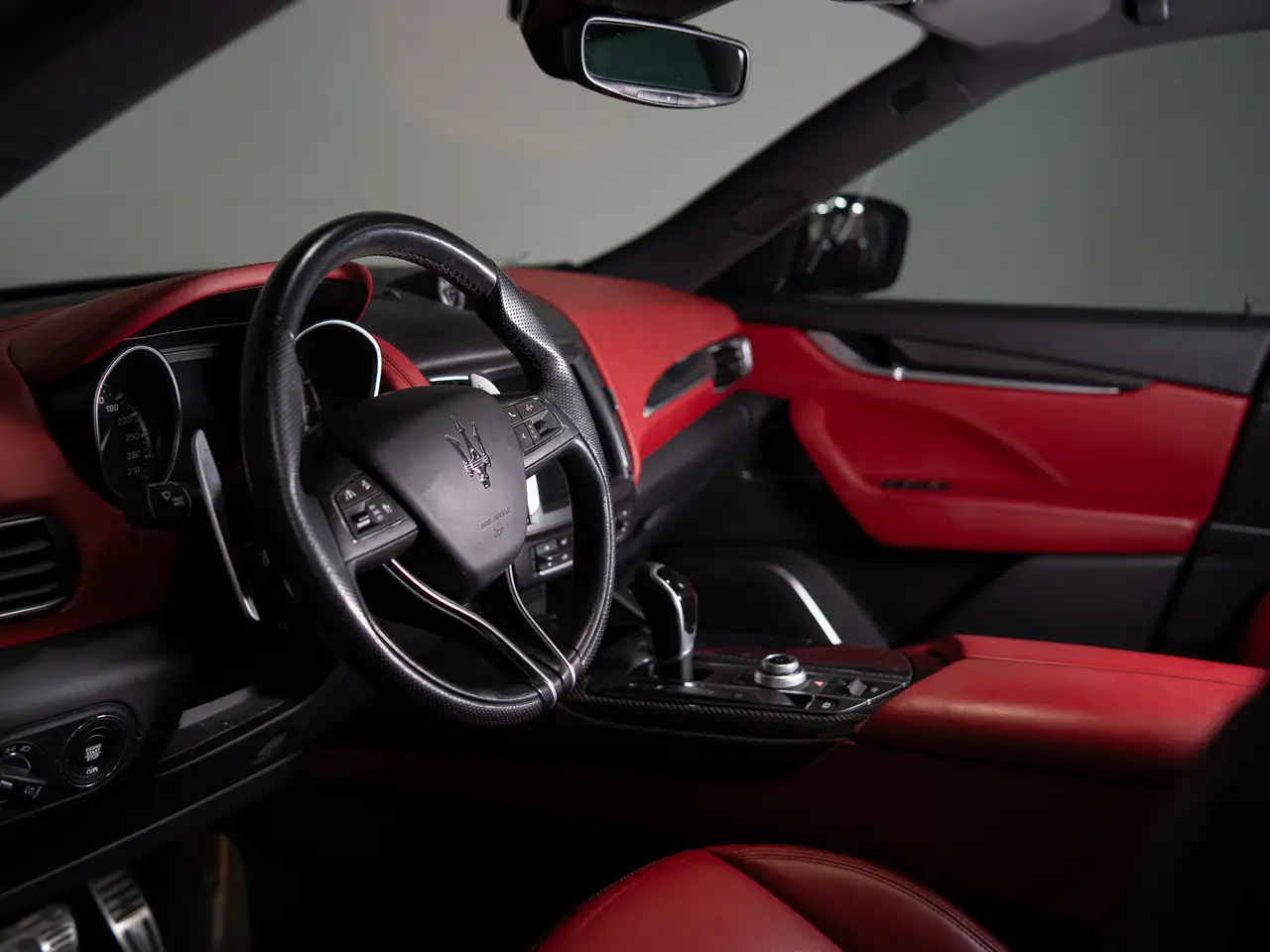 Maserati Levante снимка Maserati Levante