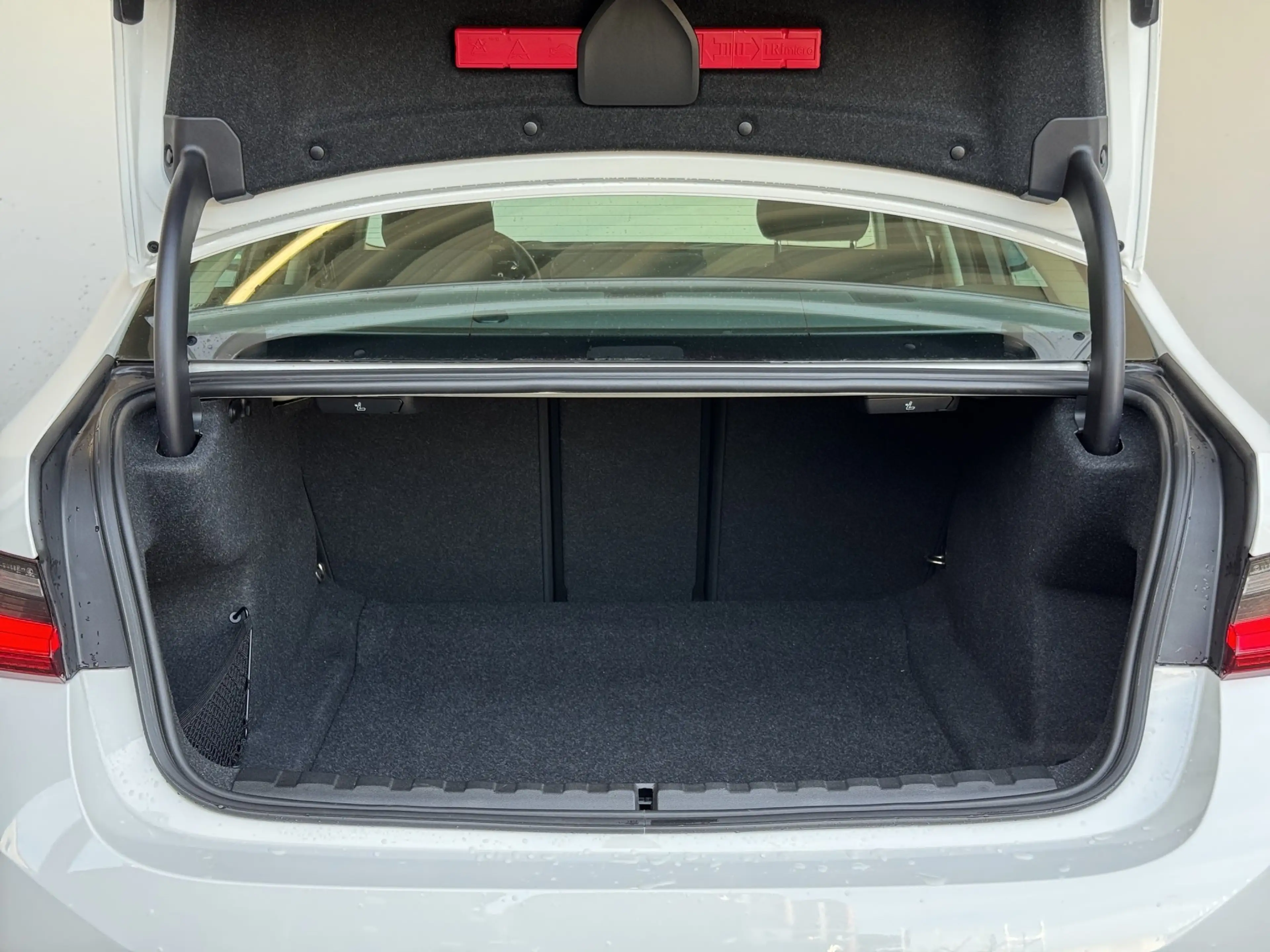 BMW 318 iA Lim. LiveCock+.ParkAss.Klimaaut.Tempo.SHZ — photo 10