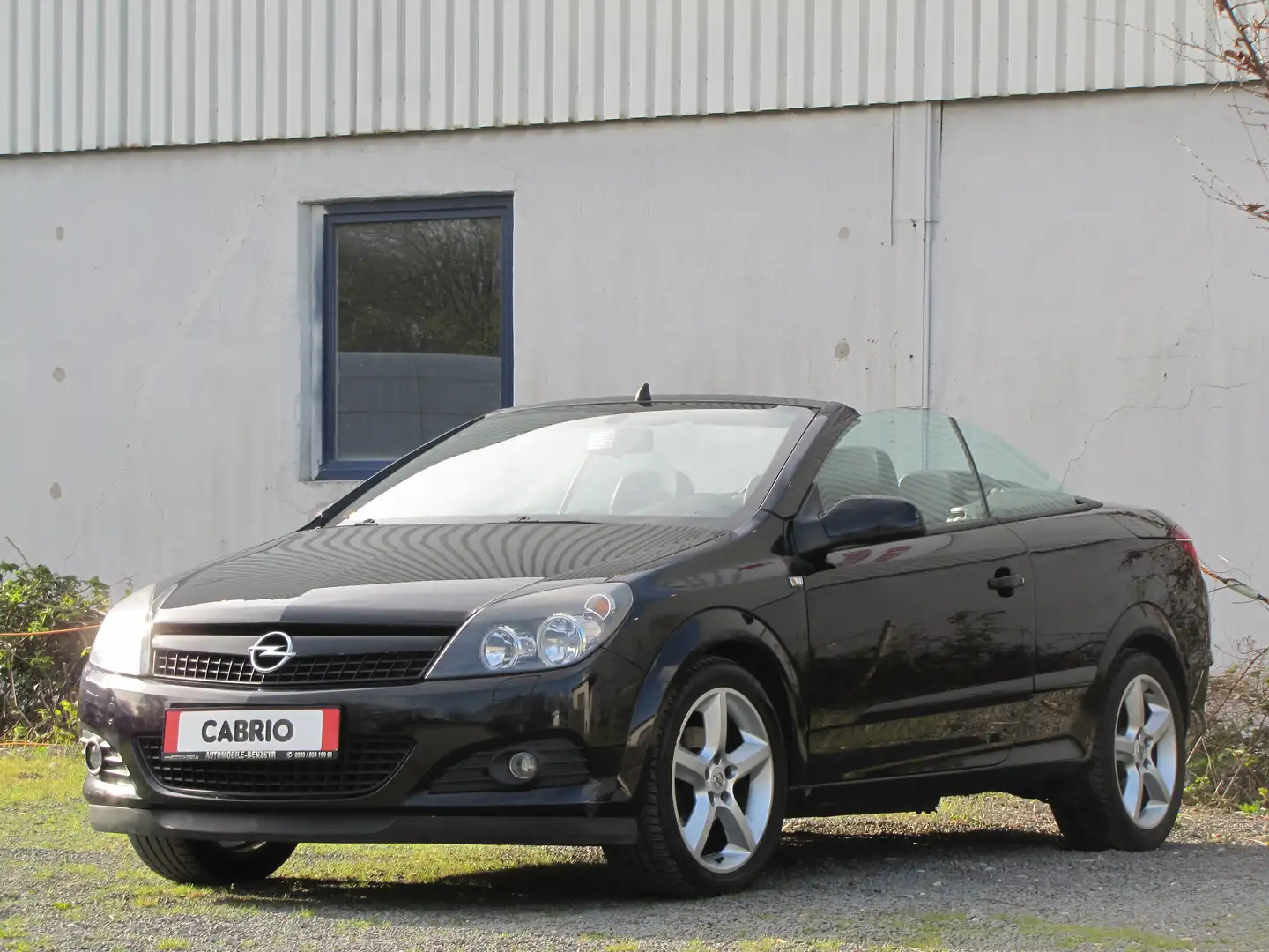 Opel Astra Cosmo 1.8 °Leder° Sitzheiz.° Einparkhilfe Schwarz - 1
