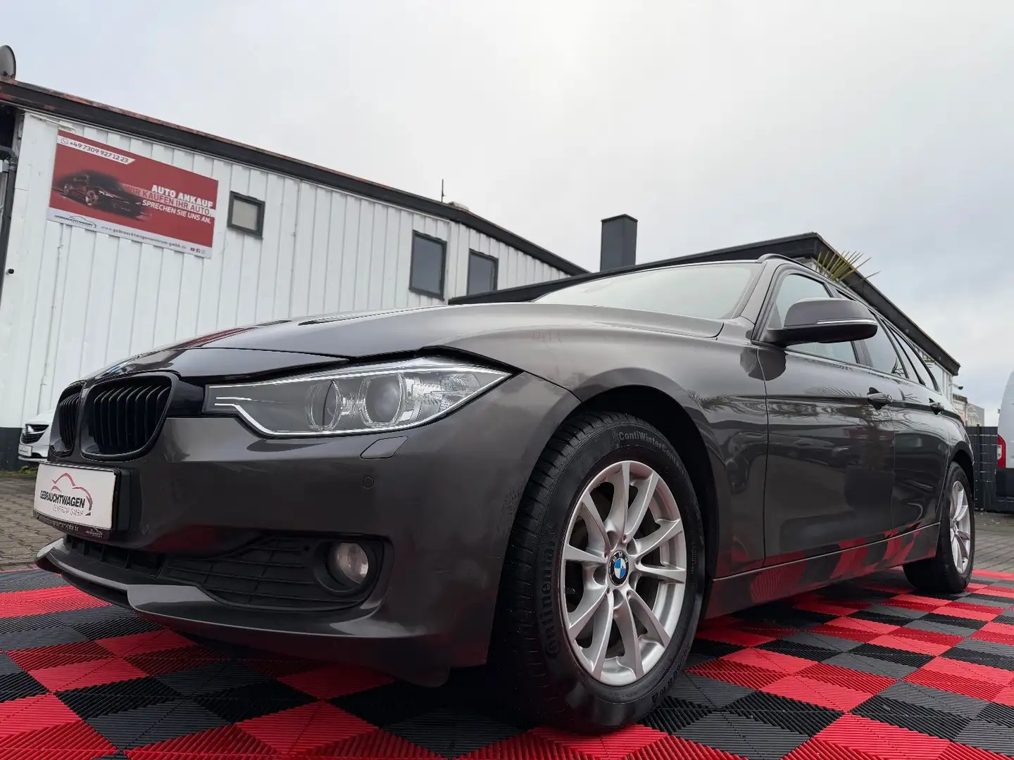 BMW 320 d Touring Auto. *Leder*LED*HeadUpDisplay* Braun - 1