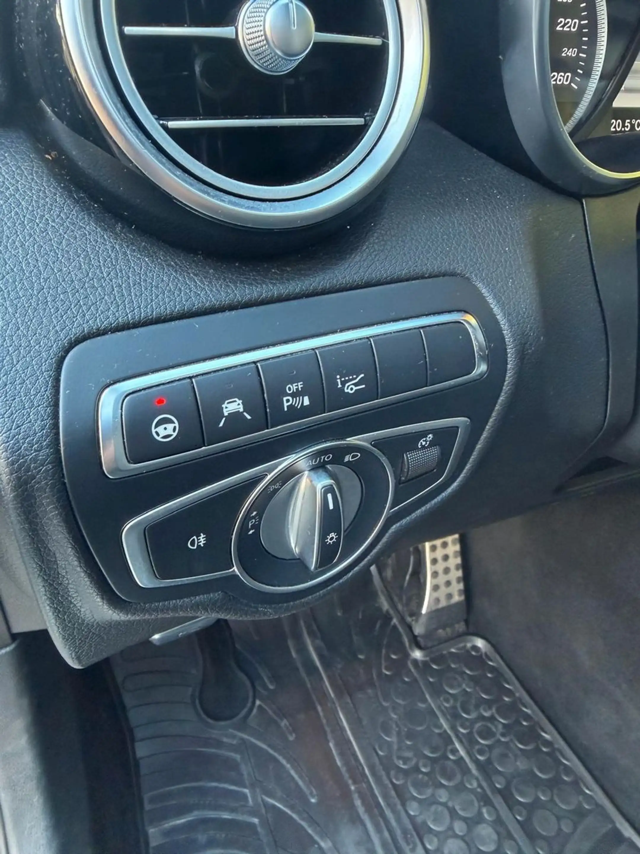 Mercedes-Benz GLC 250 d 4Matic AMG Line Pano ACC HeadUp Luft — photo 9