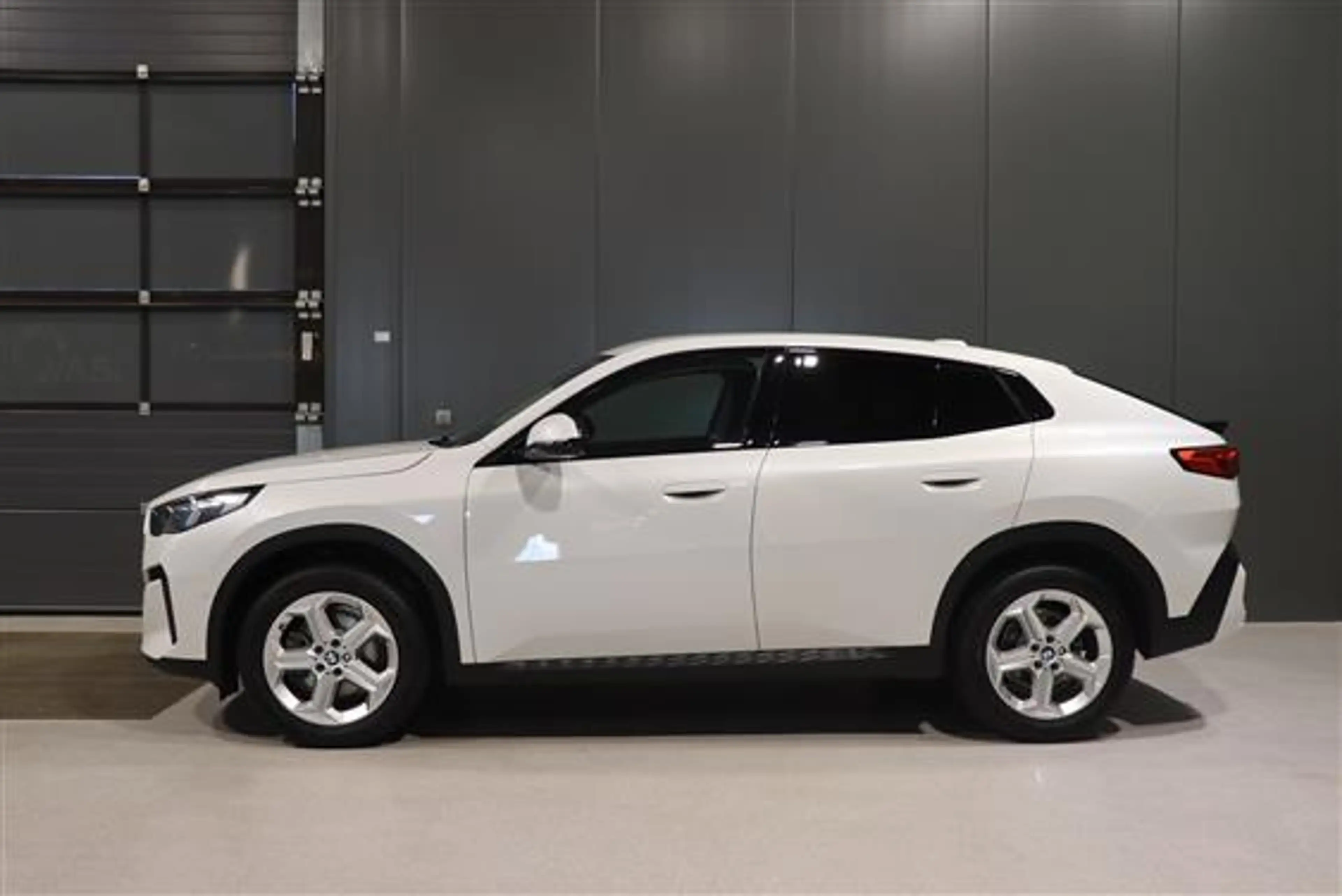 BMW X2 SDRIVE 20I PREMIUM PACK — photo 3