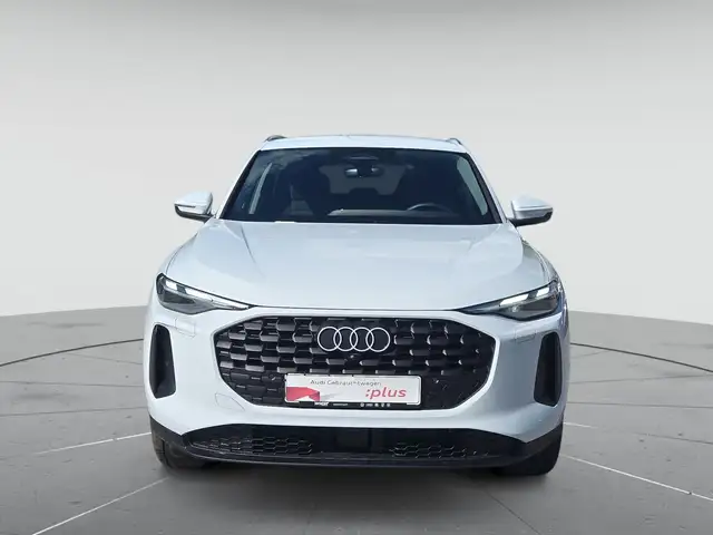 Audi Q5 view 2