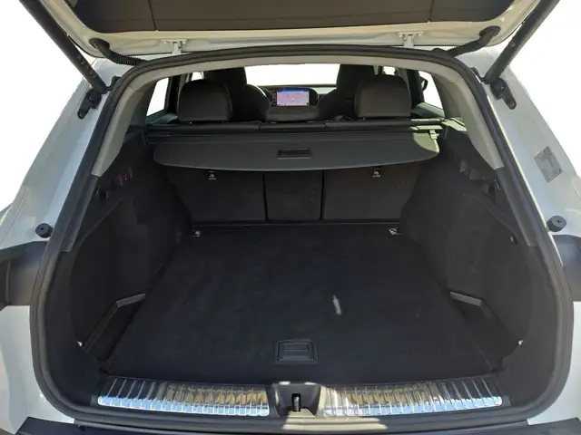 Audi Q5 view 14