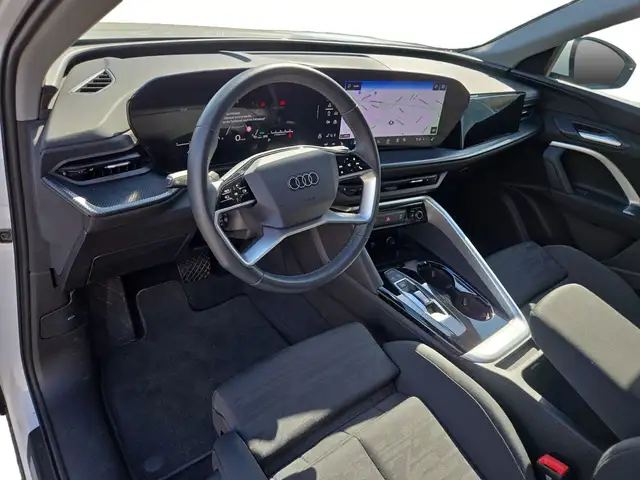 Audi Q5 view 4