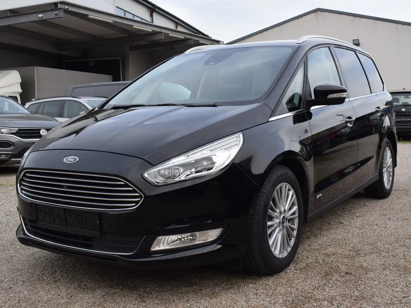 Ford Galaxy 2,0 EcoBlue SCR AWD Titanium Aut.*7-Sitzer* Schwarz - 2