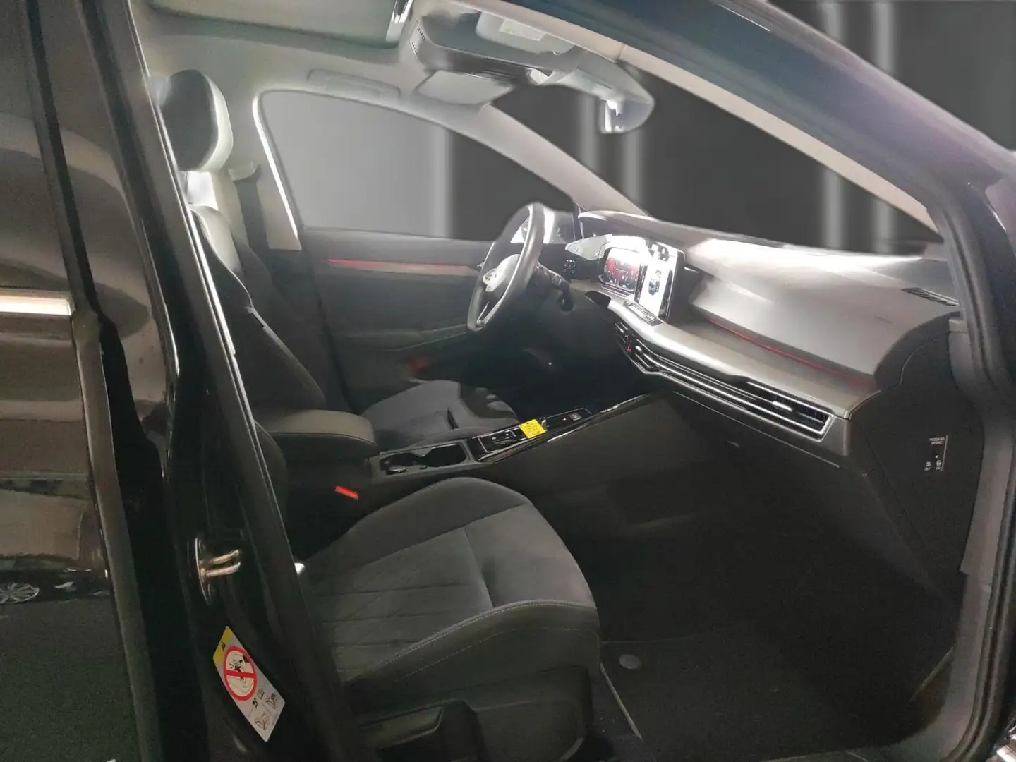 Volkswagen Golf VIII 1.4 eHybrid Style DSG *IQ-MATRIX*PANO* Schwarz - 2