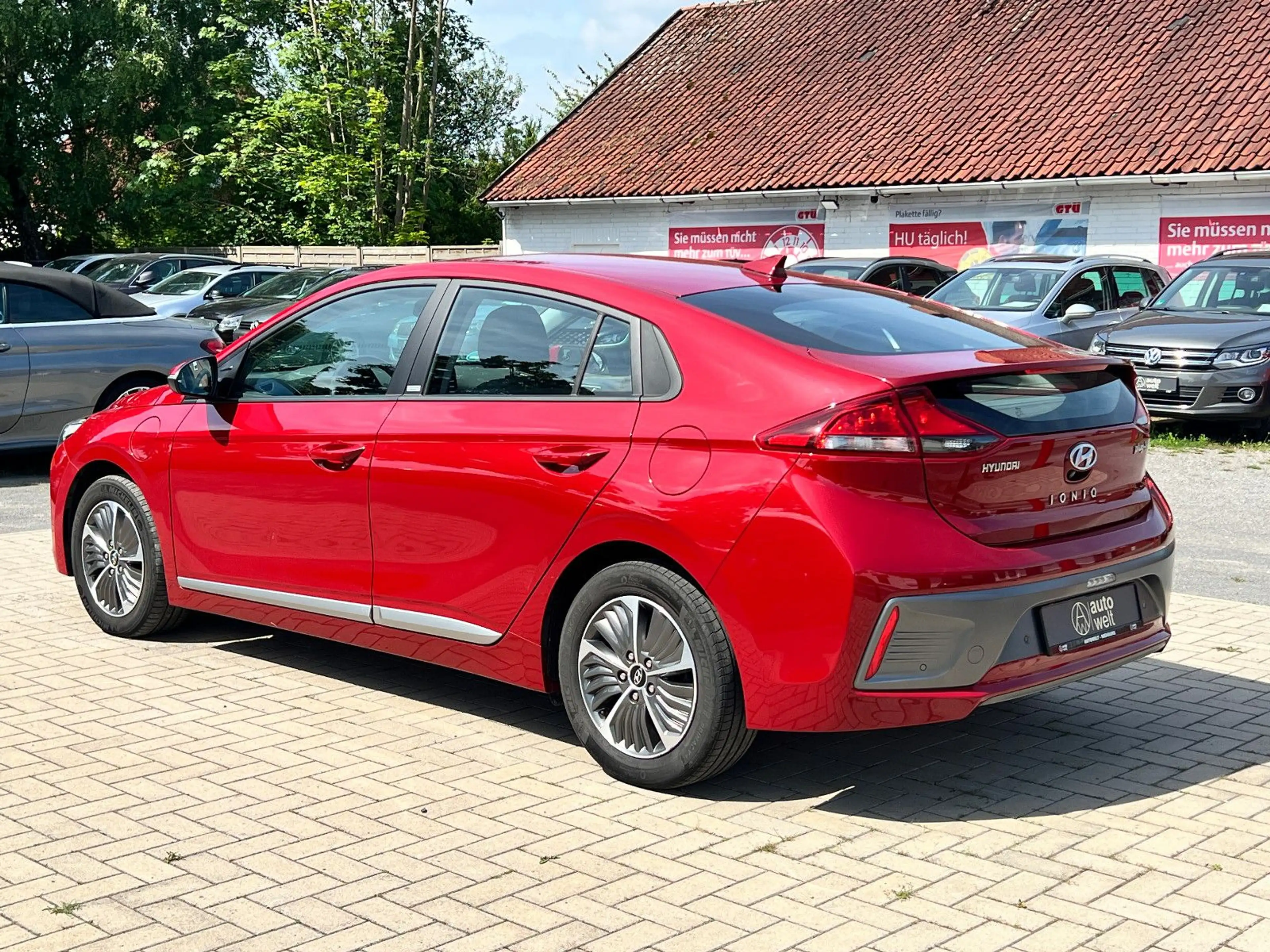 Hyundai IONIQ Hybrid, Kamera, TÜV & Bremsen neu, 1 Hand — photo 3