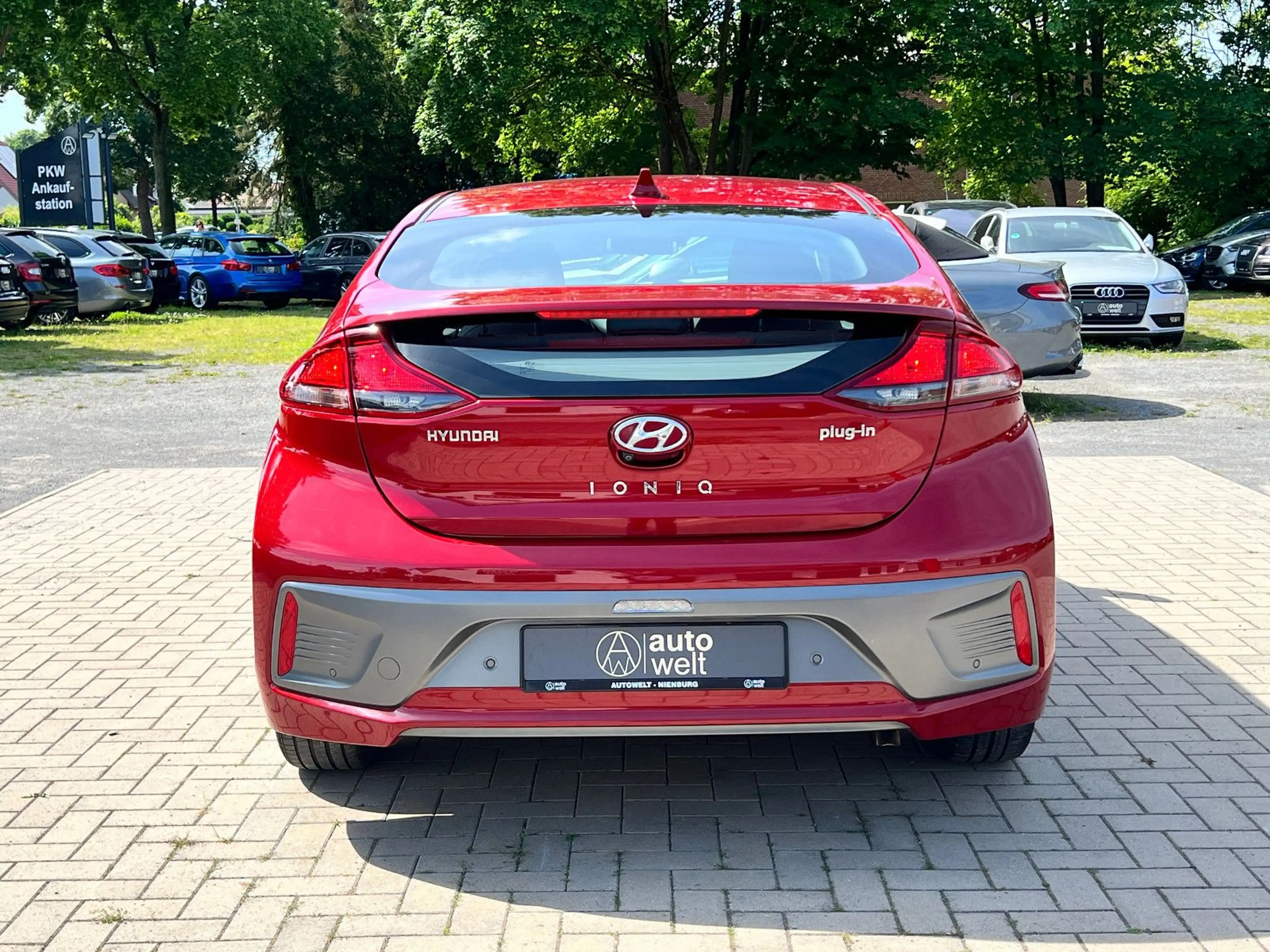 Hyundai IONIQ Hybrid, Kamera, TÜV & Bremsen neu, 1 Hand — photo 4