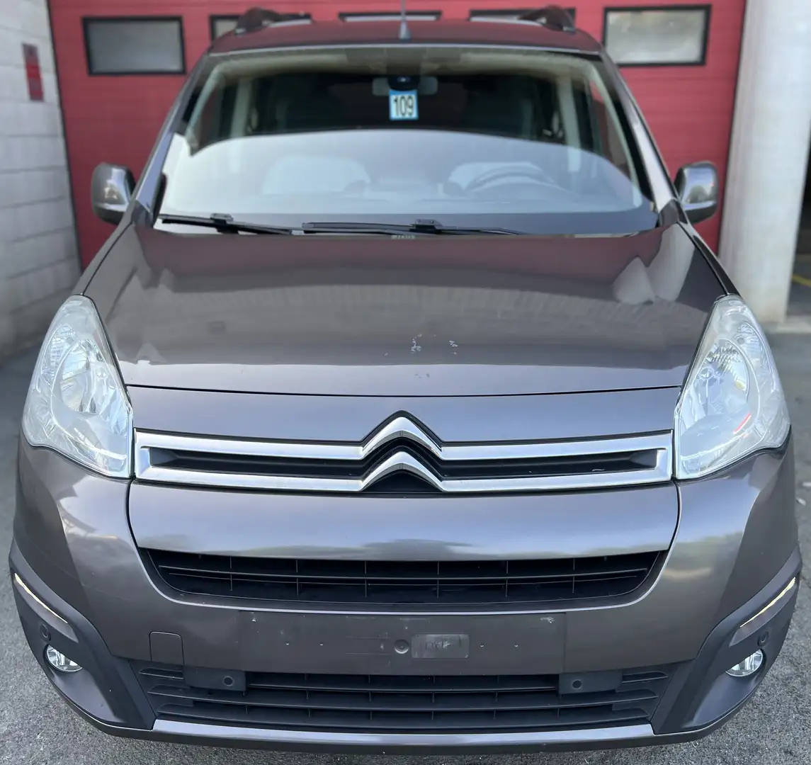 Citroen Berlingo 1.2 PureTech Feel Edition + CAMÉRA + NAVI + 5 PL Grijs - 2