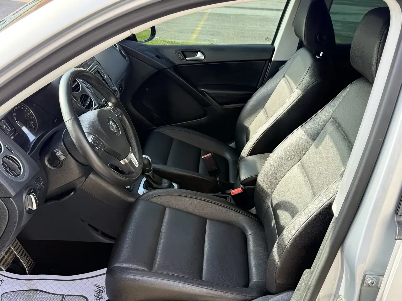 Volkswagen Tiguan снимка Volkswagen Tiguan