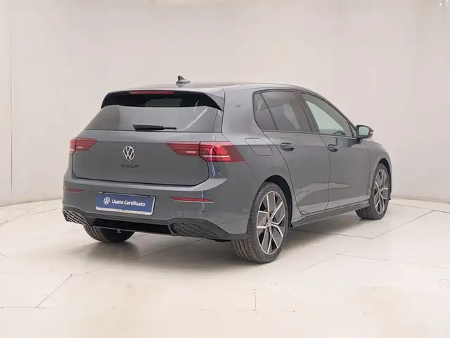 Volkswagen Golf view 4