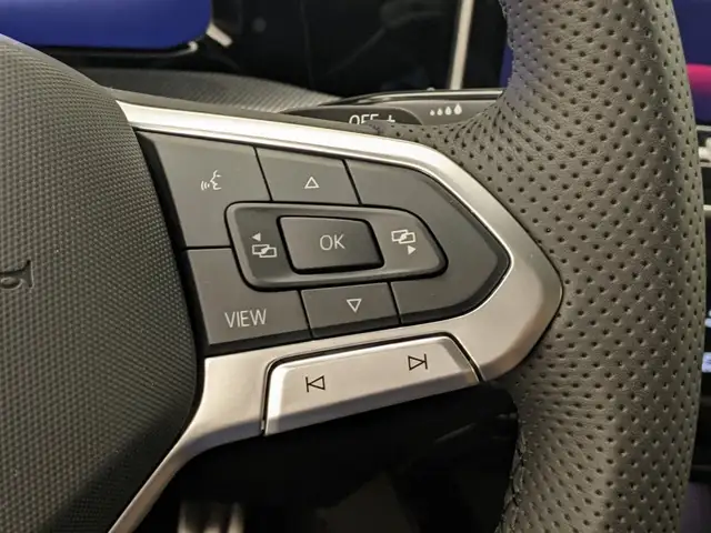 Volkswagen Golf view 11