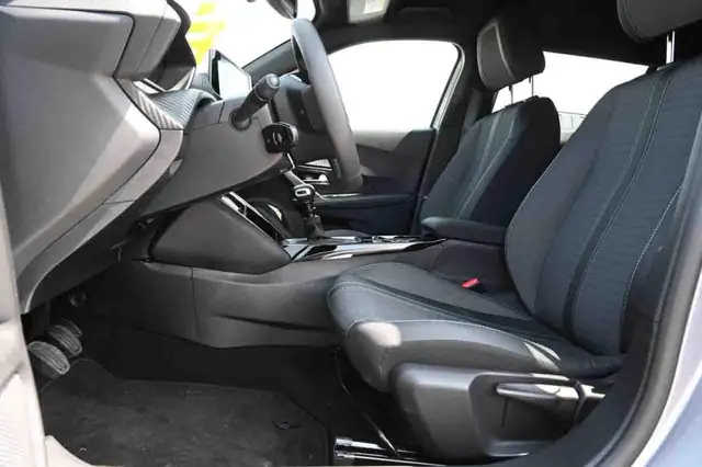 Peugeot 2008 view 9