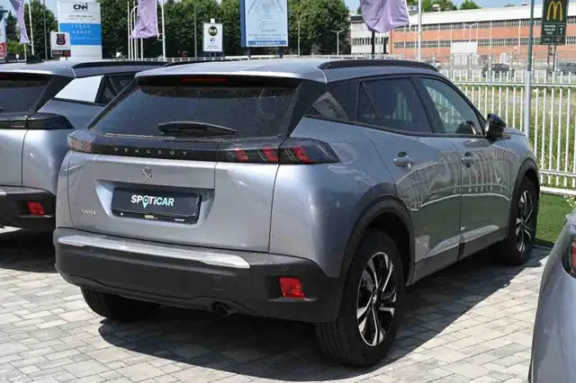 Peugeot 2008 view 3