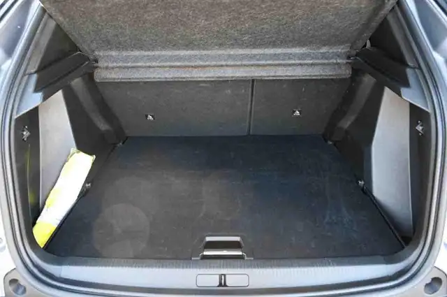 Peugeot 2008 view 5