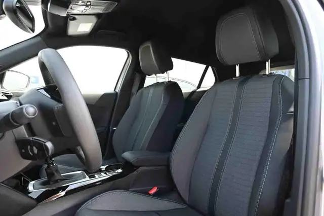 Peugeot 2008 view 10