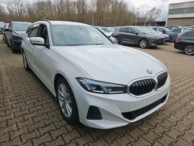BMW 318 d T Shadow-Line WIDE*HARMAN&KARDON*ADAPT LED