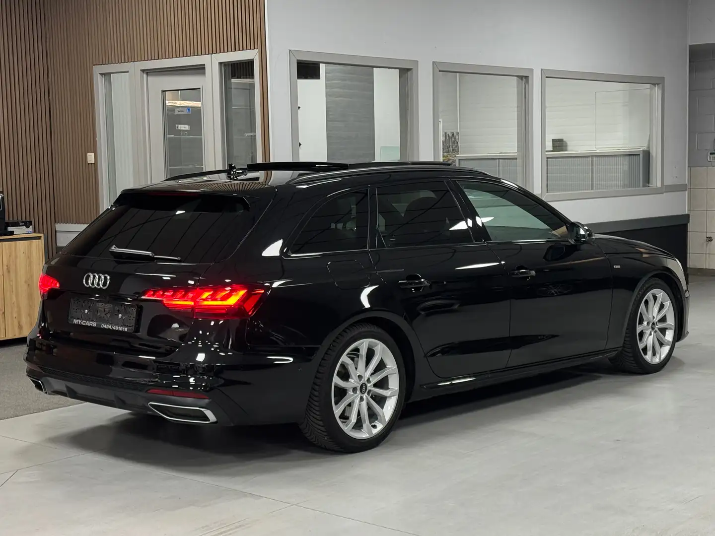 Audi A4 2.0 TDI S-Tronic S-Line Full Black Pano - 2