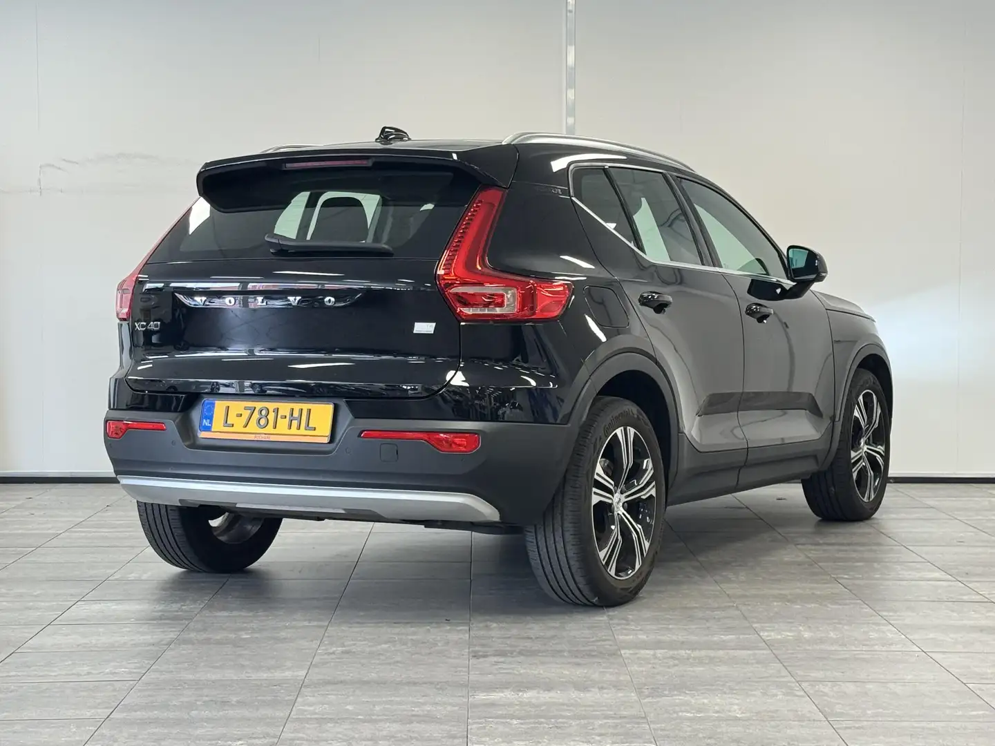 Volvo XC40 1.5 T4 Recharge Inscription Expression | Adaptive Noir - 2
