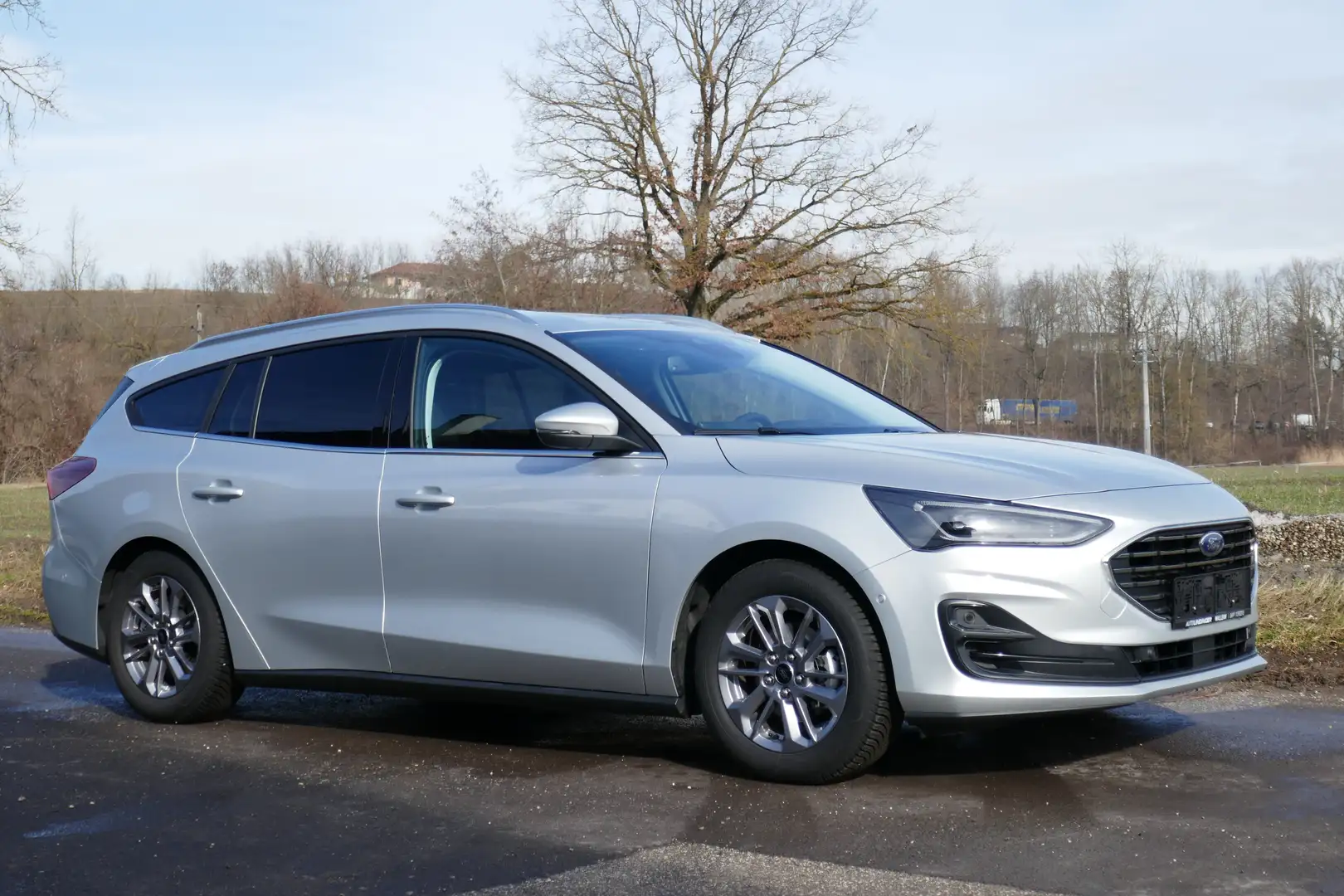 Ford Focus Titanium Silber - 1