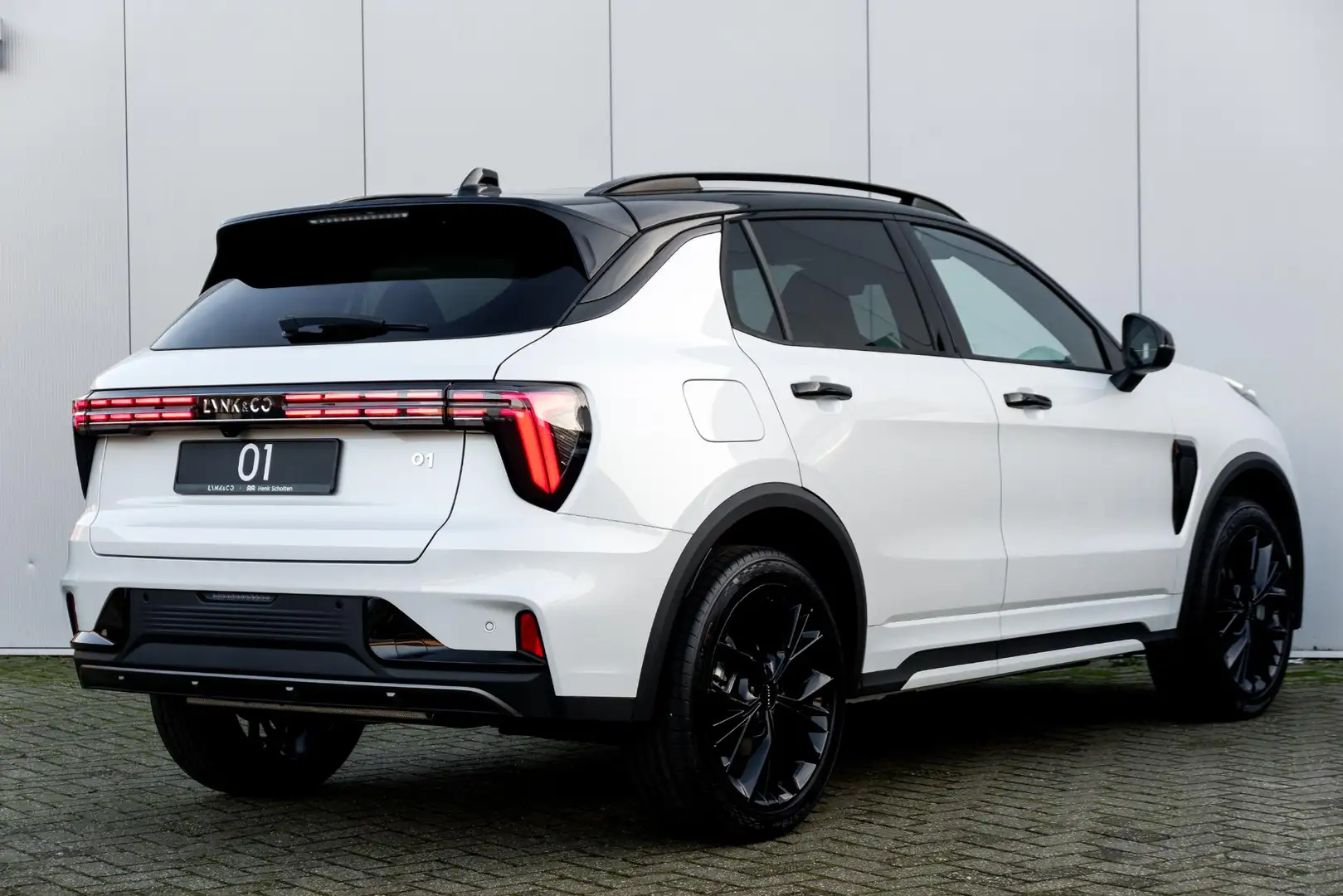 Lynk & Co 01 More 276PK | Panoramadak | Infinity Audiosysteem | Blanc - 2