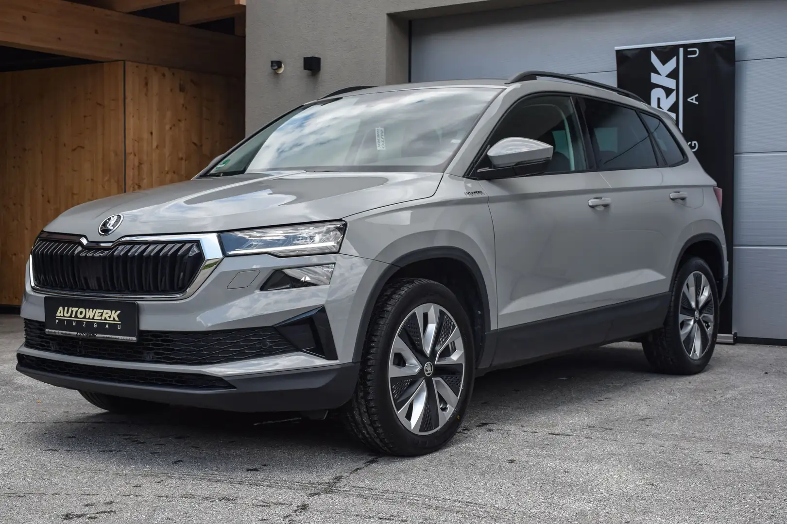 Skoda Karoq Style 4x4 2.0 TDI DSG Grau - 1
