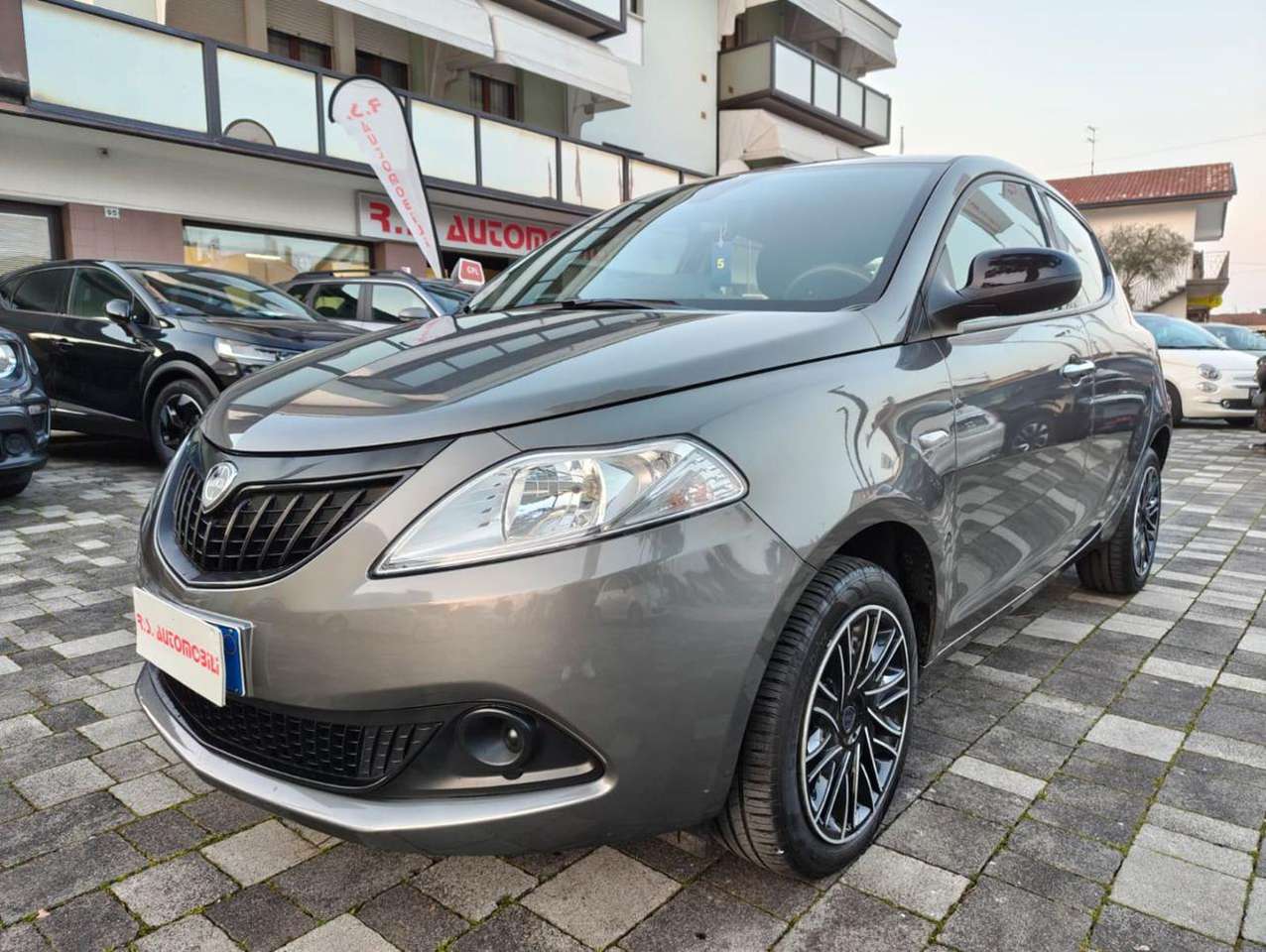 Lancia Ypsilon 1.0 70cv 5 porte Hybrid ORO