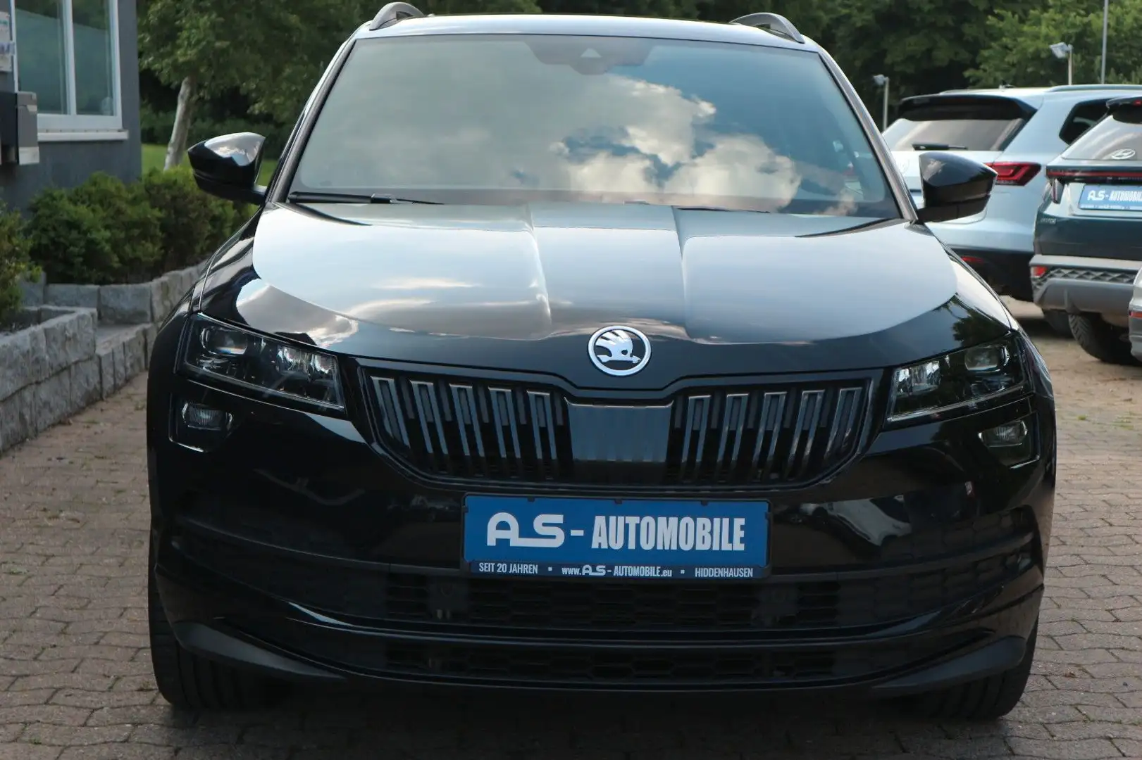 Skoda Karoq Ambition 4x4 *2.HD/DSG/RFK/PANO/NAV/AHK* Schwarz - 2