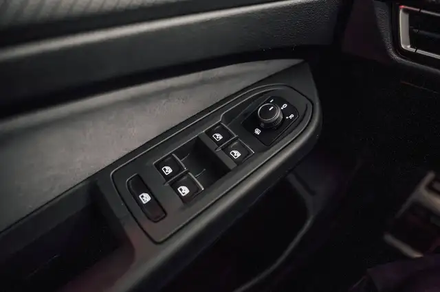 Volkswagen Golf view 12